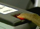 В ФБР еще не решили, что делать с отпечатками пальцев приезжающих в США В ФБР еще не решили, что делать с отпечатками пальцев приезжающих в США