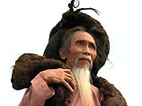 Въетнамец, который не был у парикмахера 31 год, собирается войти в Книгу рекордов Гиннеса в качестве обладателя самых длинных волос мира