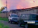 В результате ночного вторжения в Ингушетию около 200 боевиков, просочившихся поодиночке из Чечни и Северной Осетии и напавших одновременно на 20 точек на территории республики, захвачены около 20 заложников и два грузовика с оружием и военной аппаратурой