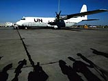 В аэропорту Тбилиси во время стоянки порывом ветра на 150 метров унесло самолет миссии ООН