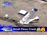 В США самолет спикировал на крышу автомастерской: двое погибших (ФОТО)
