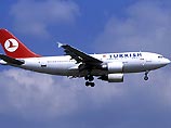 В Турции самолет чудом избежал катастрофы: буря разбила стекло в кабине пилотов