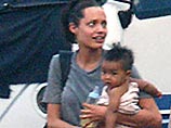 Как сообщалось ранее, приемный сын из Камбоджи, "сиротство" которого сфабриковала Галиндо, Мэддокс обошелся актрисе Анджелине Джоли в 9000 долларов