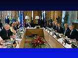 Делегацию США на саммите возглавляет президент Джордж Буш, ЕС - премьер-министр Ирландии Берти Ахерн