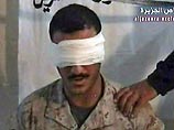 Накануне телеканал показал видеопленку с изображением человека в камуфляже, сидящего на стуле с белой повязкой на глазах. Похитители, представившиеся членами группировки "Исламский ответ", утверждали, что этот человек - американский морской пехотинец паки