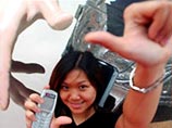 23-летняя жительница Сингапура Кимберли Йео установила рекорд по скорости написания SMS-сообщений, который был занесен в Книгу рекордов Гиннеса