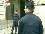 В Париже полицейский ранил двух соседских детей через стену своей квартиры