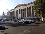 Компания  "Теласи", контролируемая РАО "ЕЭС России",  отключила электричество в парламенте Грузии