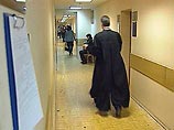 Между тем, суд уменьшил взыскиваемую по требованию МНС с ЮКОСа сумму на 32 миллиона рублей. Кроме того, апелляционная инстанция отклонила жалобу МНС о дополнительном взыскании с компании 400 тысяч рублей налогов Между тем, суд уменьшил взыскиваемую по требованию МНС с ЮКОСа сумму на 32 миллиона рублей. Кроме того, апелляционная инстанция отклонила жалобу МНС о дополнительном взыскании с компании 400 тысяч рублей налогов