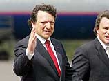 Лидеры глав государств и правительств 25 стран ЕС единогласно одобрили сегодня кандидатуру португальского премьера Жозе Мануэла Баррозу на пост председателя Еврокомиссии