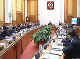 Председатель правительства РФ Михаил Касьянов призвал сегодня членов кабинета министров тщательно проанализировать исполнение решений правительства по безусловному обеспечению населения и экономики теплом и электроэнергией