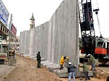 Израиль не признает никакого вмешательства со стороны Международного суда в Гааге в вопрос о строительстве разделительных сооружений на Западном берегу реки Иордан, заявил министр иностранных дел Израиля Сильван Шалом.