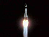 Андриян Николаев совершил свой первый космический полет на корабле "Восток-3" 11-15 августа 1962 года и был третьим человеком, побывавшим в космосе