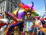 В немецком Кельне проходит крупнейший в Европе Фестиваль сексуальных меньшинств, собравший около миллиона участников и зрителей со всего континента