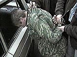 Всего за 2000 год за различные нарушения были задержаны 52036 военнослужащих, проверены около 7000 военных машин. "Хуже всего дела обстоят в сухопутных войсках и ВВС", - отметили в комендатуре Всего за 2000 год за различные нарушения были задержаны 52036 военнослужащих, проверены около 7000 военных машин. "Хуже всего дела обстоят в сухопутных войсках и ВВС", - отметили в комендатуре