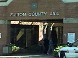 Курьезный случай побега зафиксирован в тюрьме округа Фултон. Именно там рэпер Клиффорд Харрис, известный как T.I., решил снять свой клип