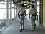 В американском штате Делавэр заключенный, приговоренный к 699 годам тюрьмы за изнасилования, захватил в заложники женщину - консультанта-психолога.
