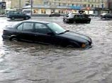 Сильный дождь в Москве затопил 46 участков Сильный дождь в Москве затопил 46 участков