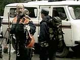 В Карачаево-Черкесии спасатели готовятся к эвакуации упавшей в пропасть туристки