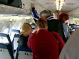 Пьяные бортпроводники "Авиаэнерго" в воздухе избили пассажира Пьяные бортпроводники "Авиаэнерго" в воздухе избили пассажира