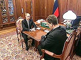 "Первый аспект - это перспективы стратегического развития, - подчеркнул Виктор Христенко. - А второй аспект, обсуждавшийся сегодня - это ситуация на Дальнем Востоке и меры правительства" "Первый аспект - это перспективы стратегического развития, - подчеркнул Виктор Христенко. - А второй аспект, обсуждавшийся сегодня - это ситуация на Дальнем Востоке и меры правительства"