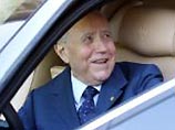 Президент Италии получил ключи от нового лимузина Maserati Quatroporte Президент Италии получил ключи от нового лимузина Maserati Quatroporte