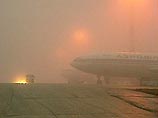 Работа московских аэропортов, за исключением "Внуково", осложнена в воскресенье из-за сильного тумана