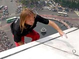 "Человек-паук" покорил 110-метровый небоскреб в Джакарте за 25 минут (ФОТО)