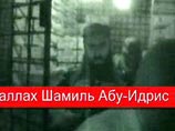На видеозаписи выступает Шамиль Басаев, находящийся, по его словам, в здании складов МВД Ингушетии