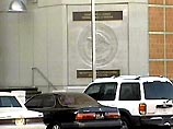 Адвокаты госсекретаря Союза России и Белоруссии Павла Бородина - Элеонора Сергеева, Бэри Кингхем и Доминик Понсе - посетили в пятницу своего подзащитного в бруклинской тюрьме Адвокаты госсекретаря Союза России и Белоруссии Павла Бородина - Элеонора Сергеева, Бэри Кингхем и Доминик Понсе - посетили в пятницу своего подзащитного в бруклинской тюрьме
