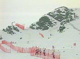 Снегопад и сильный ветер помешали проведению гонок на чемпионате мира по горным лыжам Снегопад и сильный ветер помешали проведению гонок на чемпионате мира по горным лыжам