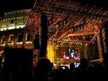 Шестьсот тысяч слушателей присутствовали на концерте легендарного американского рок-дуэта Саймона и Гарфанкеля у стен римского Колизея