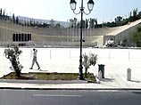 В Афинах магазины, банки и транспорт начали работать по "олимпийскому" расписанию