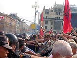 Молодые радикалы разбили палатки в центре Москвы и объявили голодовку, протестуя против закона о замене льгот деньгами (ФОТО) Молодые радикалы разбили палатки в центре Москвы и объявили голодовку, протестуя против закона о замене льгот деньгами (ФОТО)