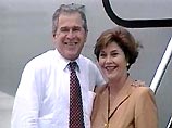 Драгоценные украшения, ковры, акварели и даже сырое мясо пополнили корзину подарков, которые получил в 2003 году президент США Джордж Буш, члены его семьи и ближайшие помощники