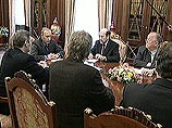 Открывая совещание, президент сказал, что "нужно посмотреть, что есть в экономике и обсудить ближайшие планы" Открывая совещание, президент сказал, что "нужно посмотреть, что есть в экономике и обсудить ближайшие планы"