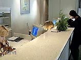 Очень простой критерий предлагает Наталья Алещенко, начальник управления розничного бизнеса Газэнергопромбанка. "Как правило, вкладчиков привлекают высокие процентные ставки по вкладам, но именно это может свидетельствовать о внутренних проблемах банка" Очень простой критерий предлагает Наталья Алещенко, начальник управления розничного бизнеса Газэнергопромбанка. "Как правило, вкладчиков привлекают высокие процентные ставки по вкладам, но именно это может свидетельствовать о внутренних проблемах банка"