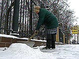 Ситуация с уборкой снега на улицах Москвы близка к авральной Ситуация с уборкой снега на улицах Москвы близка к авральной
