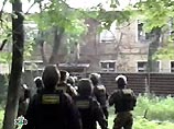 В Подмосковье спецназ взял штурмом дом цыган-наркоторговцев (ФОТО) В Подмосковье спецназ взял штурмом дом цыган-наркоторговцев (ФОТО)
