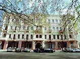 Причиной обрушения лестницы в одесской гостинице стало нарушение техники безопасности Причиной обрушения лестницы в одесской гостинице стало нарушение техники безопасности