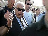 Согласно опросам, за 3 дня до выборов премьер-министр Израиля Эхуд Барак проигрывает Ариэлю Шарону