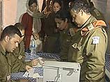 Первыми за кандидата в премьеры отдали голоса израильские военнослужащие, которые сейчас находятся в индийском штате Гуджарат