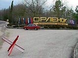 В "Орленке", самом знаменитом из бывших пионерских лагерей, распложенном на Черноморском побережье, день начинается с учебной тревоги