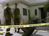 Вертолет США СН-53 задел здание Университета Окинавы и рухнул на студенческий городок Вертолет США СН-53 задел здание Университета Окинавы и рухнул на студенческий городок