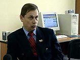 На Сахалине хулиганы облили депутата с головы до ног зеленой краской На Сахалине хулиганы облили депутата с головы до ног зеленой краской