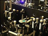 Физики из Венского университета сумели телепортировать частицы света на расстояние 600 метров - с одного берега Дуная на другой. Результат уникального эксперимента по передаче свойств фотонов на расстоянии опубликованы в последнем номере журнала Nature Физики из Венского университета сумели телепортировать частицы света на расстояние 600 метров - с одного берега Дуная на другой. Результат уникального эксперимента по передаче свойств фотонов на расстоянии опубликованы в последнем номере журнала Nature
