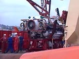 СразуТранспортное судно "Normand Pioneer" и корабль с норвежскими глубоководными водолазами отшвартовались от норвежских берегов и взяли курс на квадрат в Баренцевом море, где затонул российский подводный крейсер со 118 моряками СразуТранспортное судно "Normand Pioneer" и корабль с норвежскими глубоководными водолазами отшвартовались от норвежских берегов и взяли курс на квадрат в Баренцевом море, где затонул российский подводный крейсер со 118 моряками