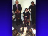 Майкл Джексон пошел в храм, чтобы помолиться и увидеть детей