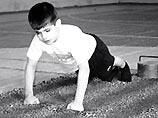 У Гусейновых тяжелая финансовая ситуация в семье, но после того, как мальчик побил рекорд, у него появились спонсоры, которые помогут Павлику устроиться в школу со спортивным уклоном: юный рекордсмен решил заняться еще и тяжелой атлетикой