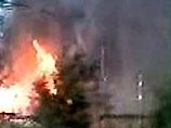 В результате взрыва вспыхнул пожар, пострадали четыре человека, в том числе один пожарный. С ожогами различной степени тяжести они доставлены в больницу В результате взрыва вспыхнул пожар, пострадали четыре человека, в том числе один пожарный. С ожогами различной степени тяжести они доставлены в больницу
